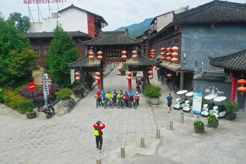 女明星拍照堪称无死角,路人镜头露颜值,哪家生照图更强?-全新问答类网站,快速获取解答